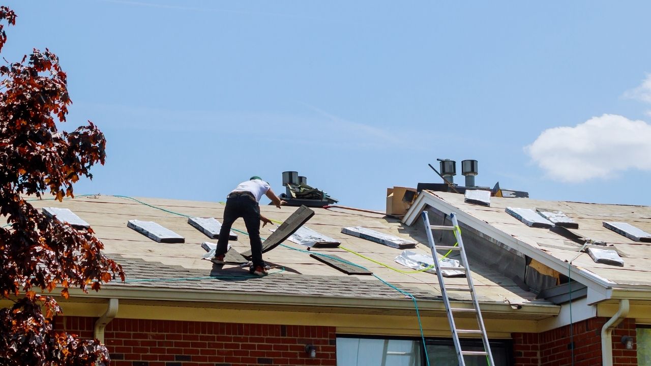 When It Is Time For Roofing Services